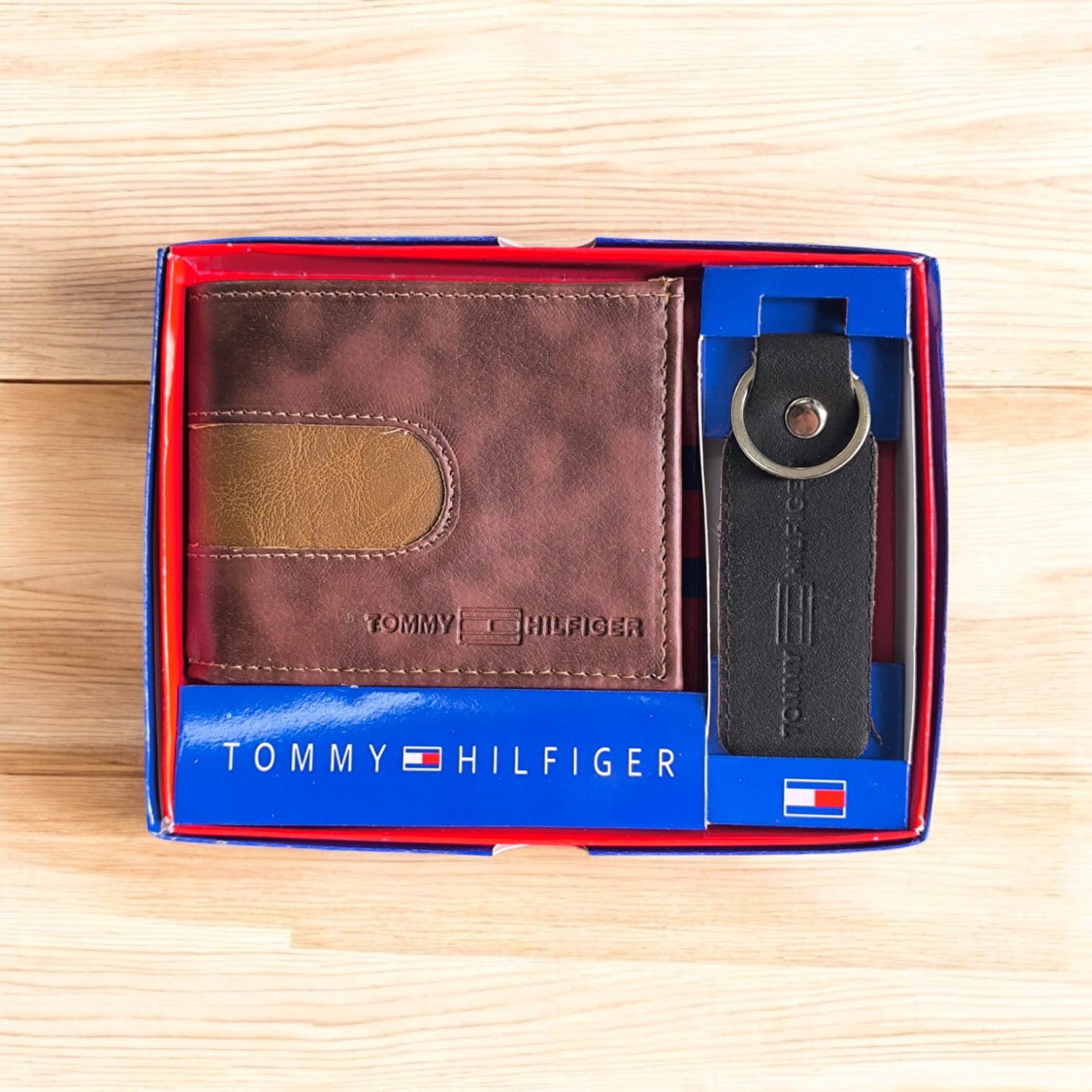 BILLETERA CON LLAVERO Y CAJA