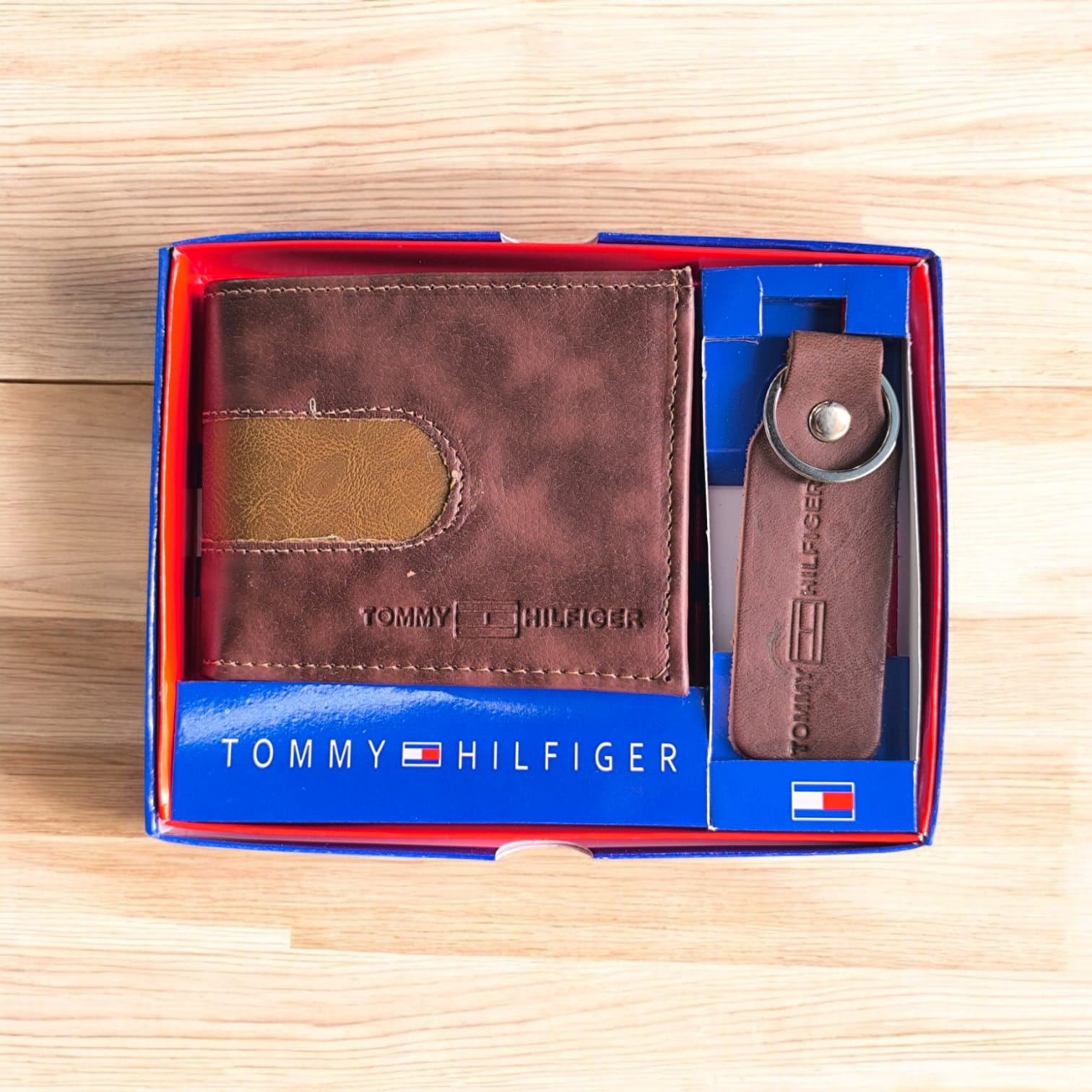 BILLETERA CON LLAVERO Y CAJA