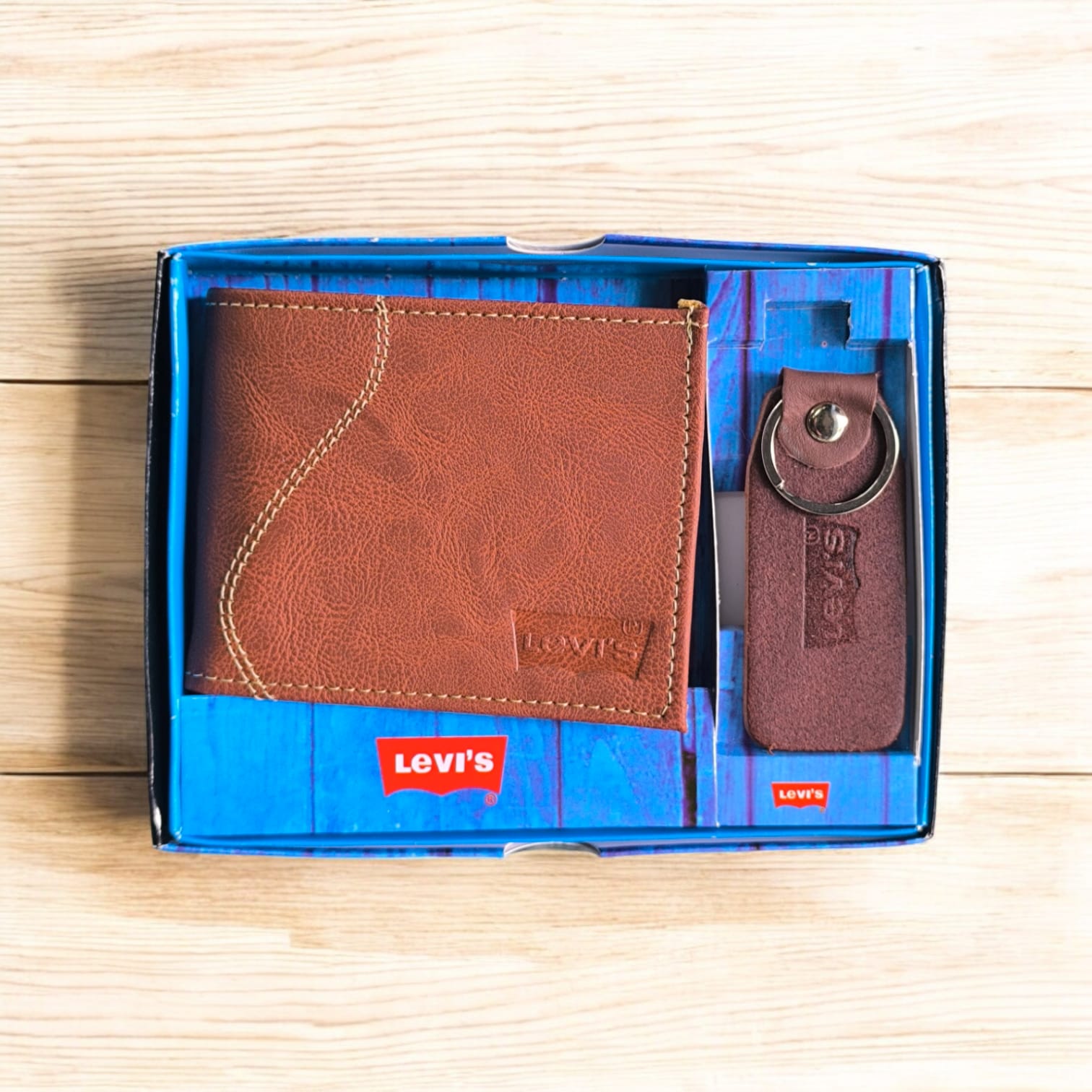 BILLETERA CON LLAVERO Y CAJA