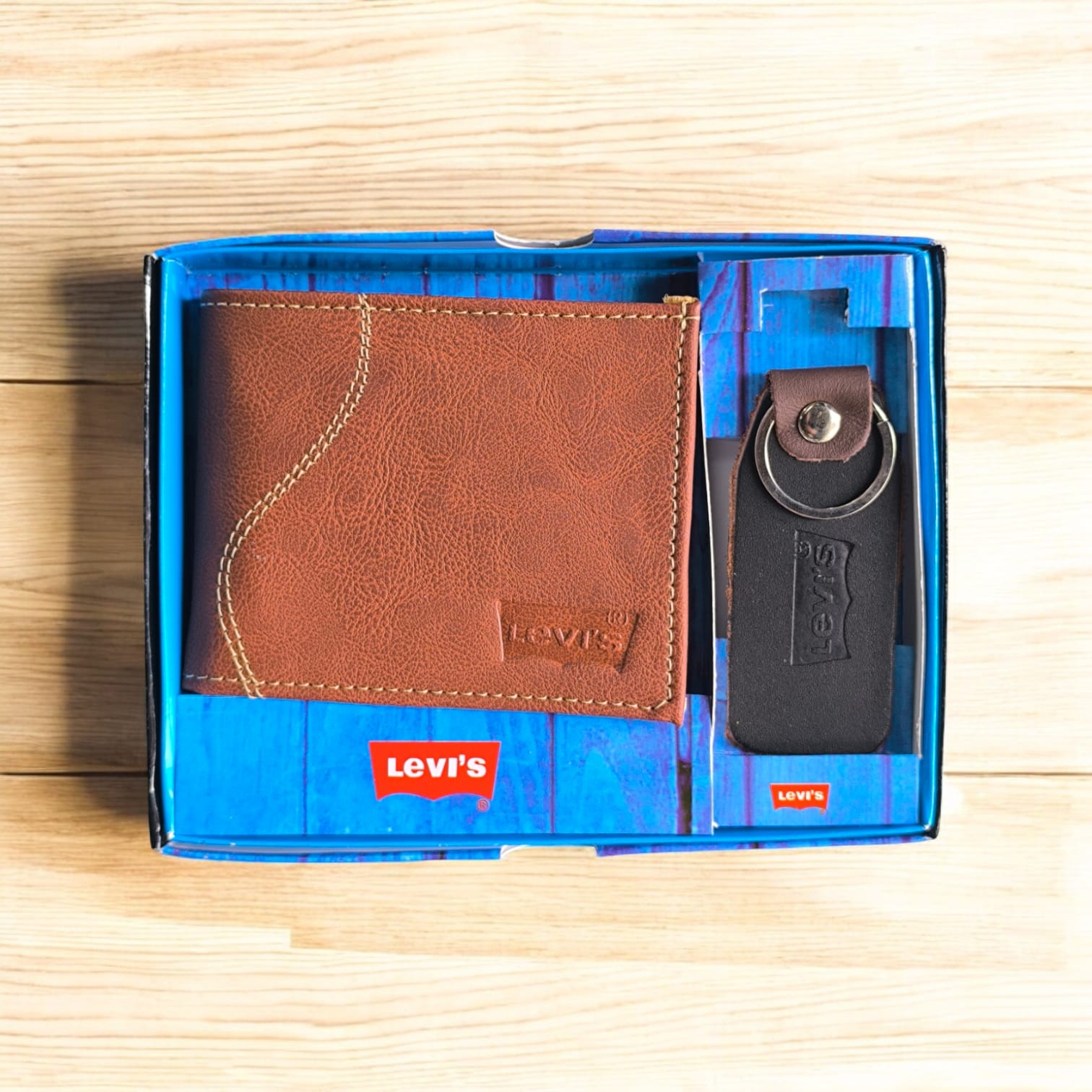 BILLETERA CON LLAVERO Y CAJA