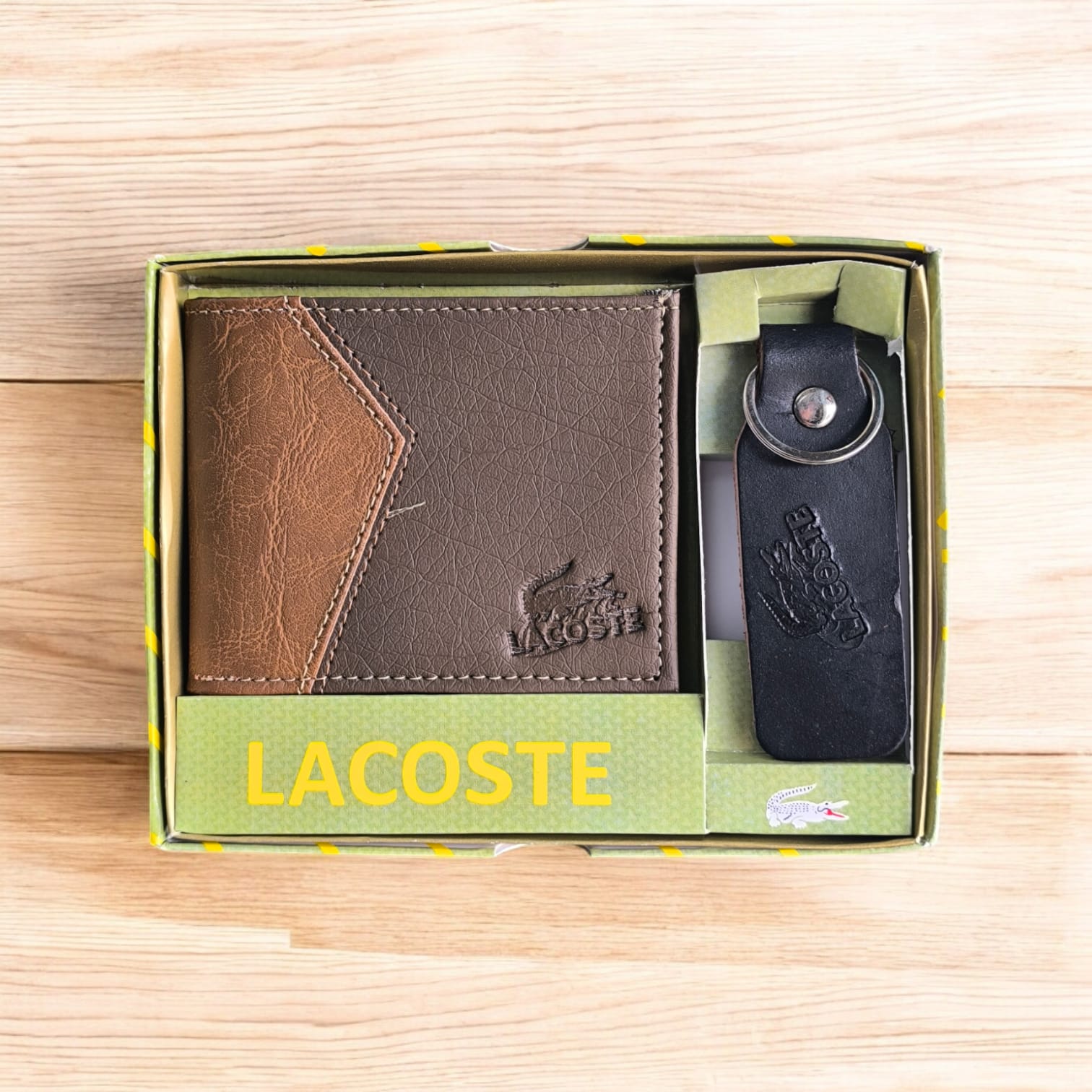 BILLETERA CON LLAVERO Y CAJA