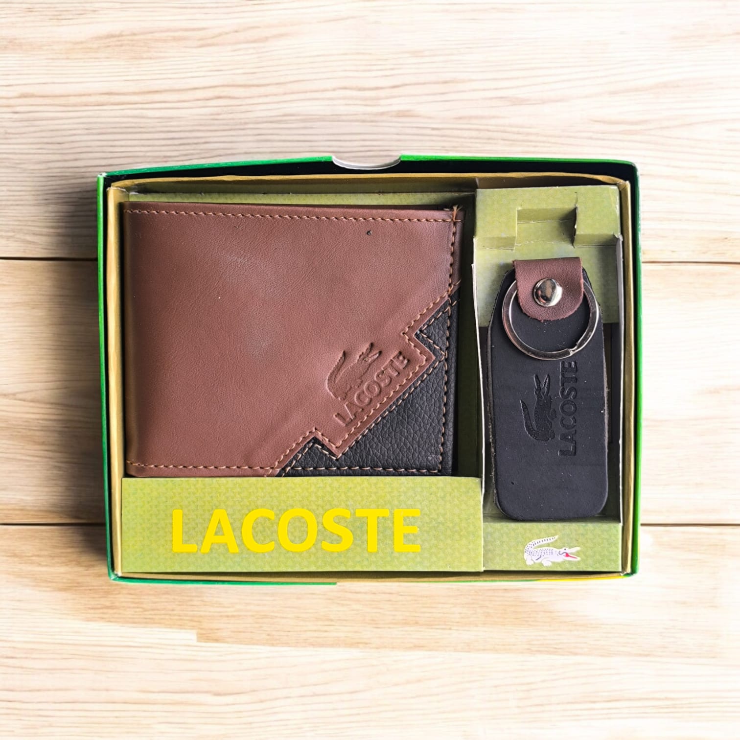 BILLETERA CON LLAVERO Y CAJA