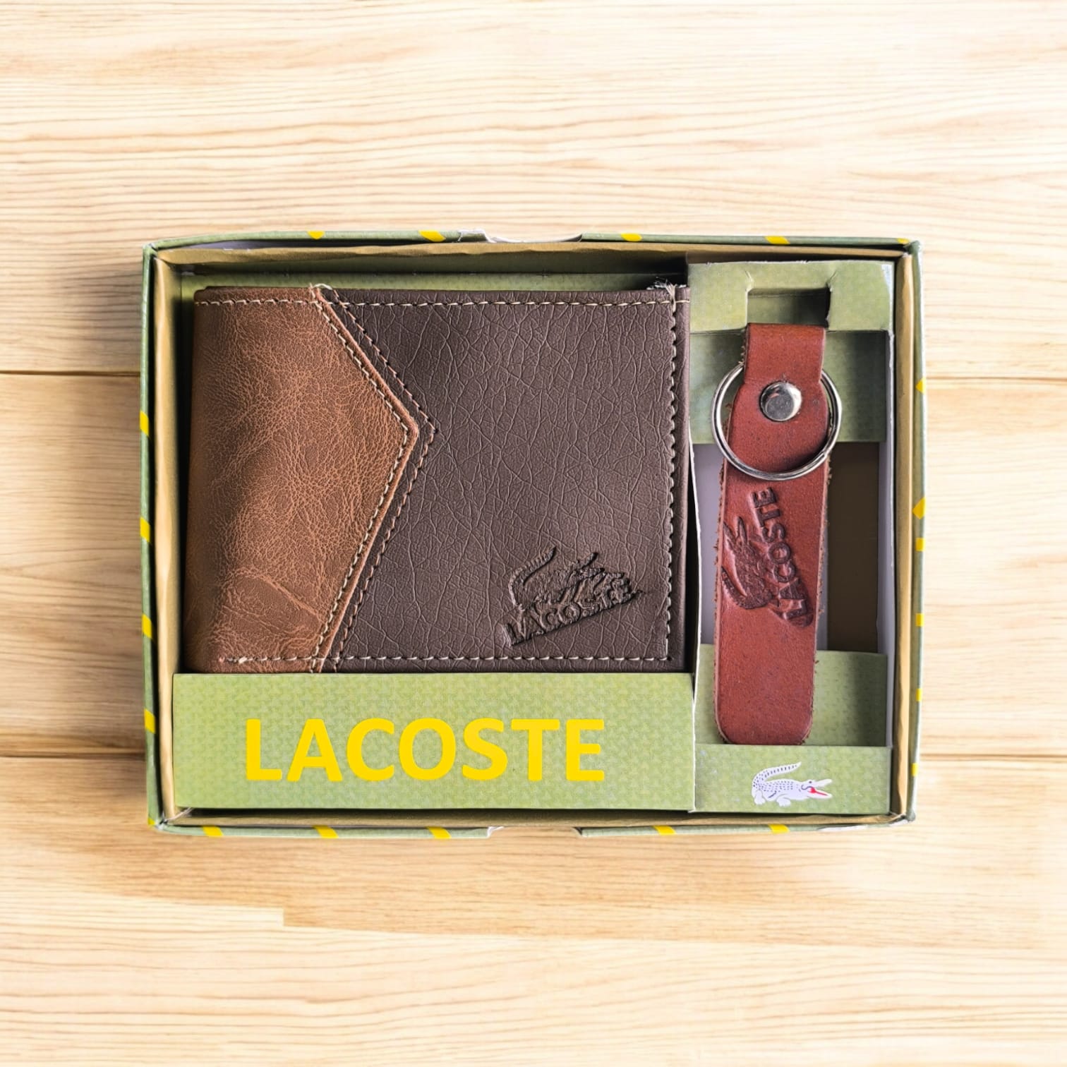 BILLETERA CON LLAVERO Y CAJA