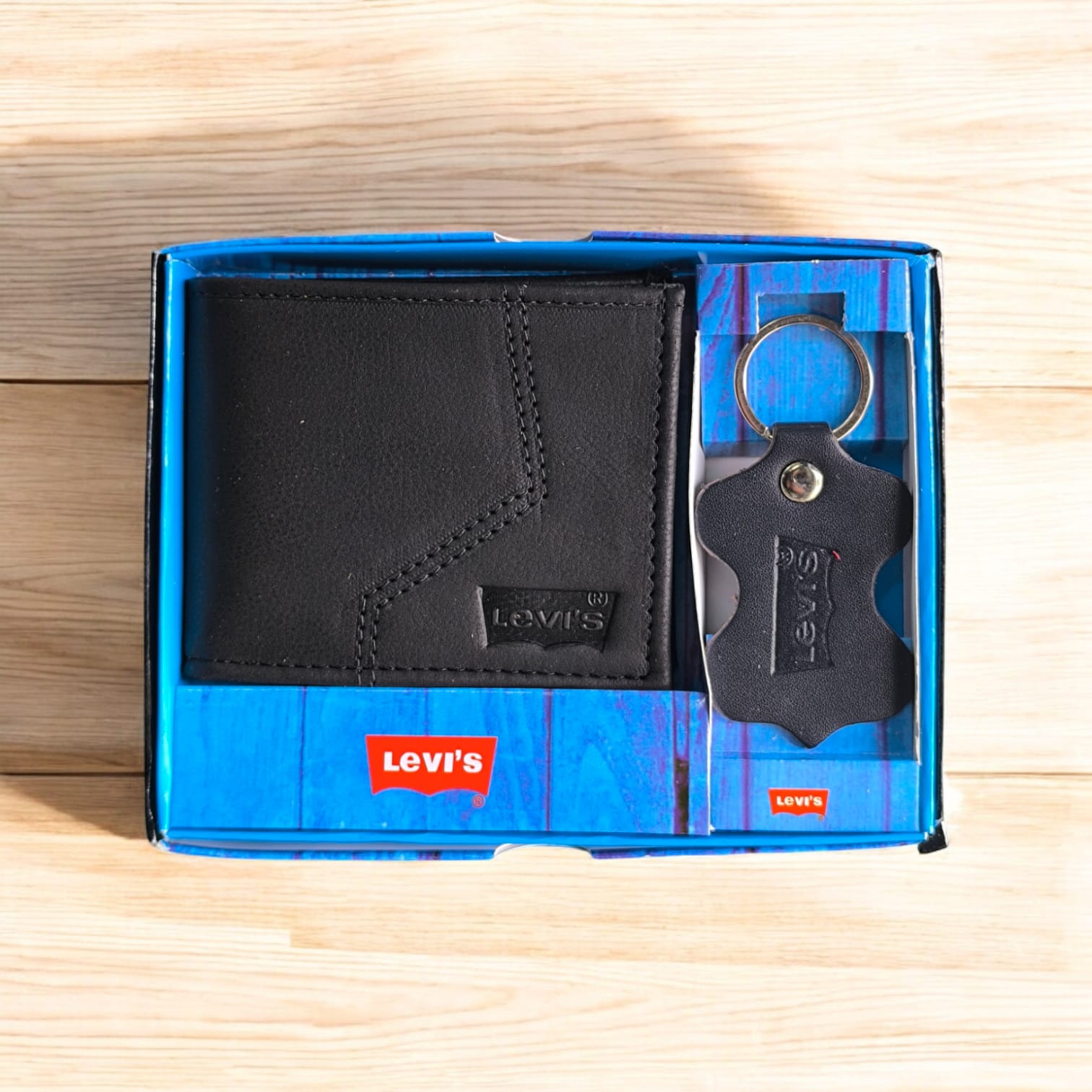 BILLETERA CON LLAVERO Y CAJA