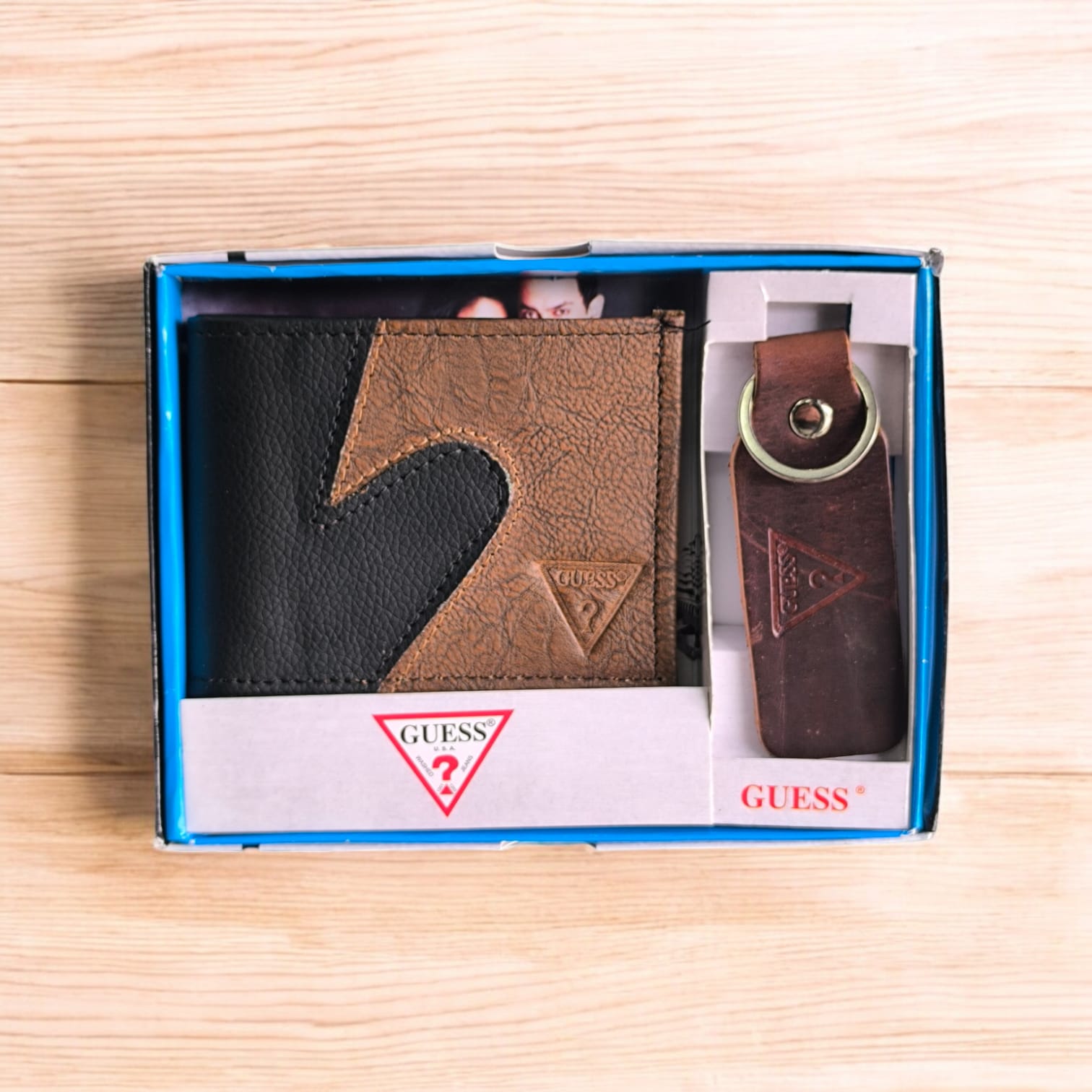 BILLETERA CON LLAVERO Y CAJA