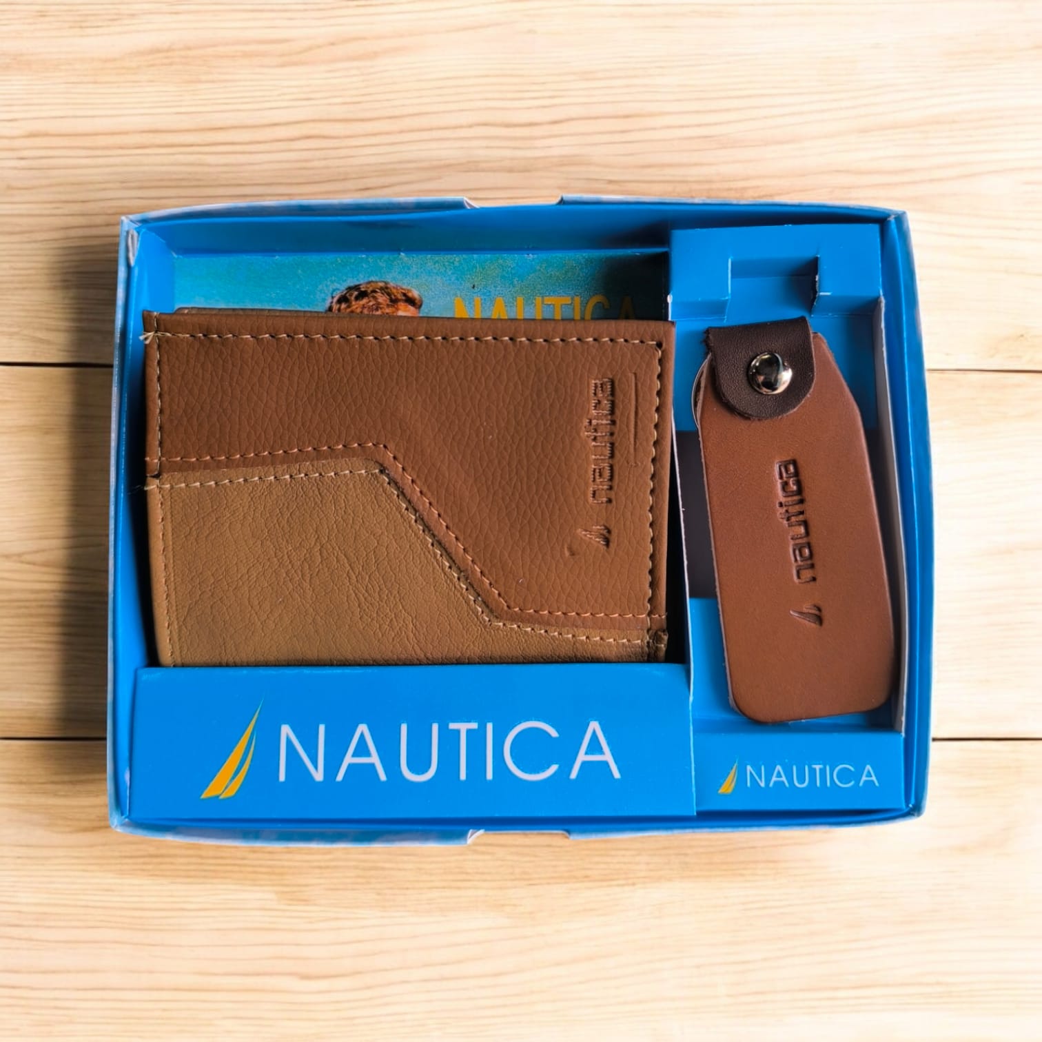 BILLETERA CON LLAVERO Y CAJA