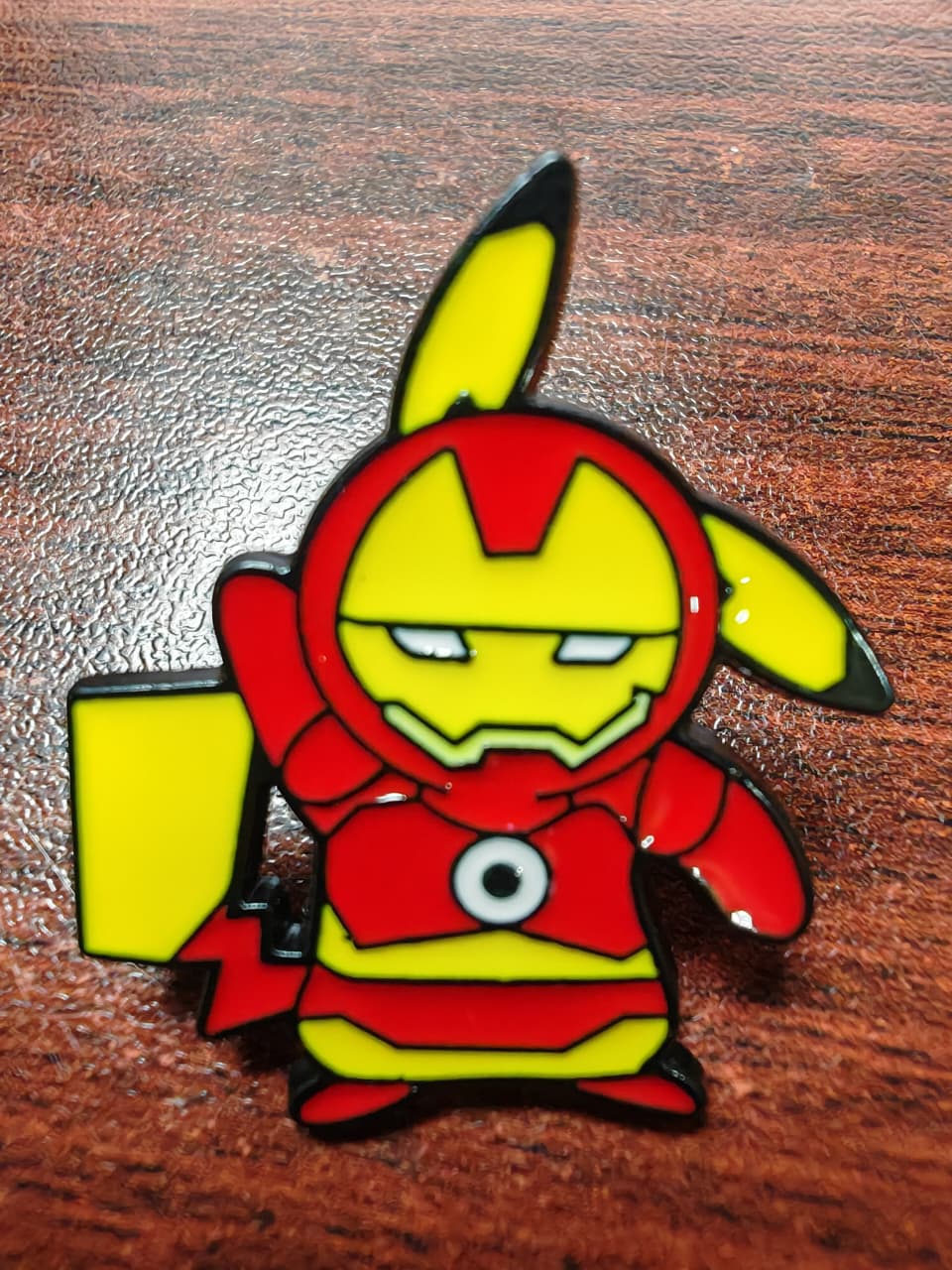 PIN METALICO PARA GORRA