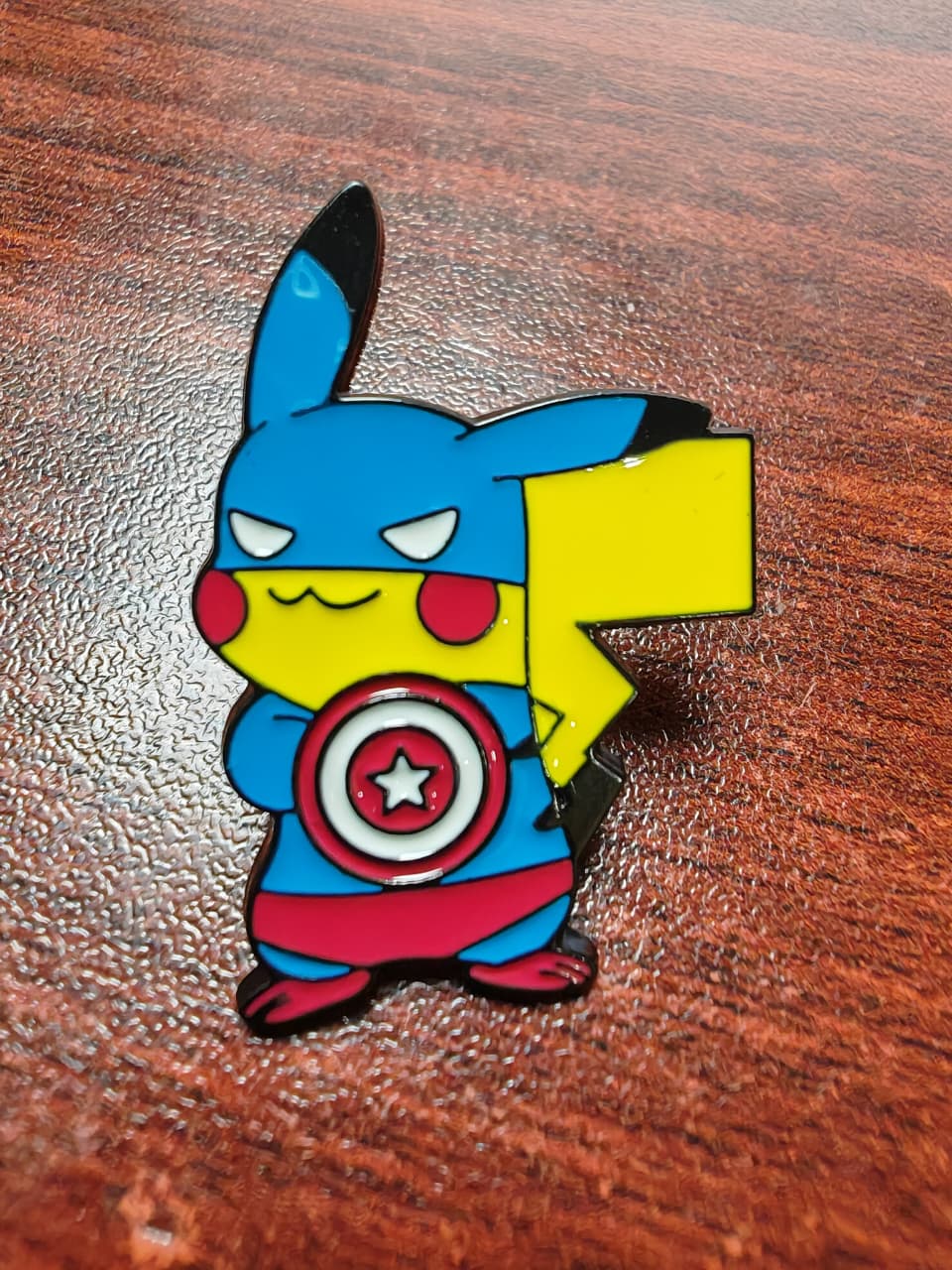 PIN METALICO PARA GORRA