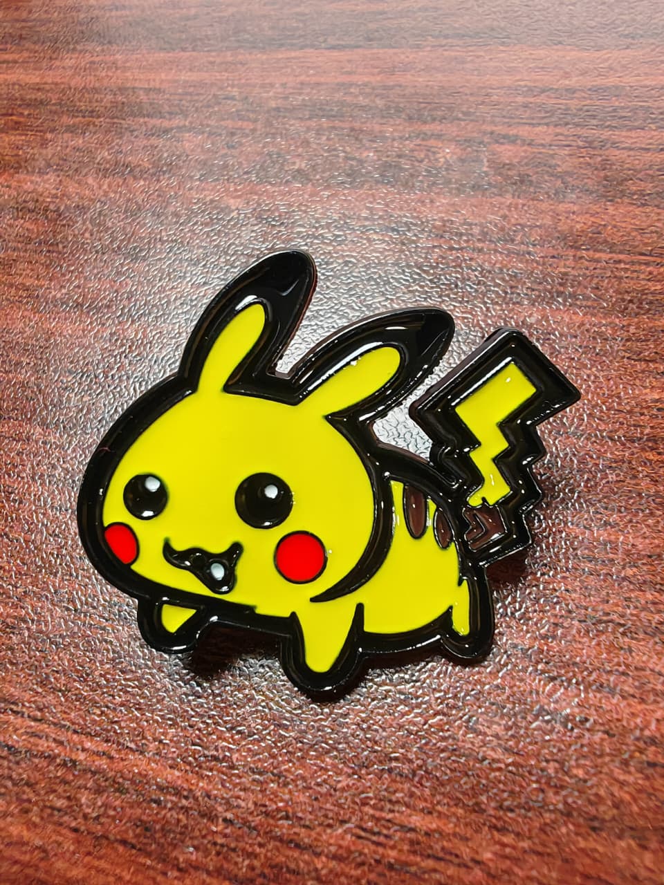 PIN METALICO PARA GORRA