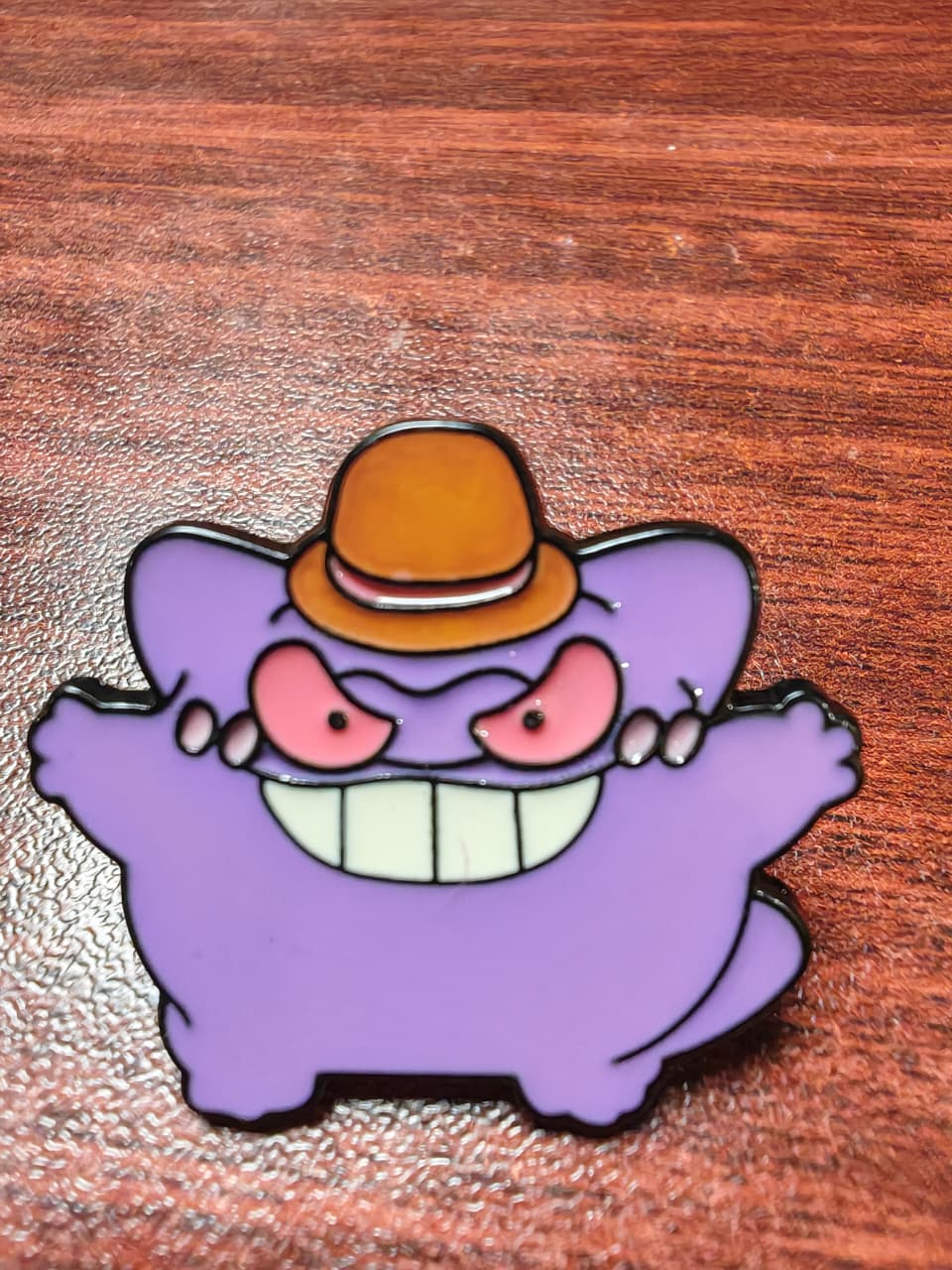 PIN METALICO PARA GORRA