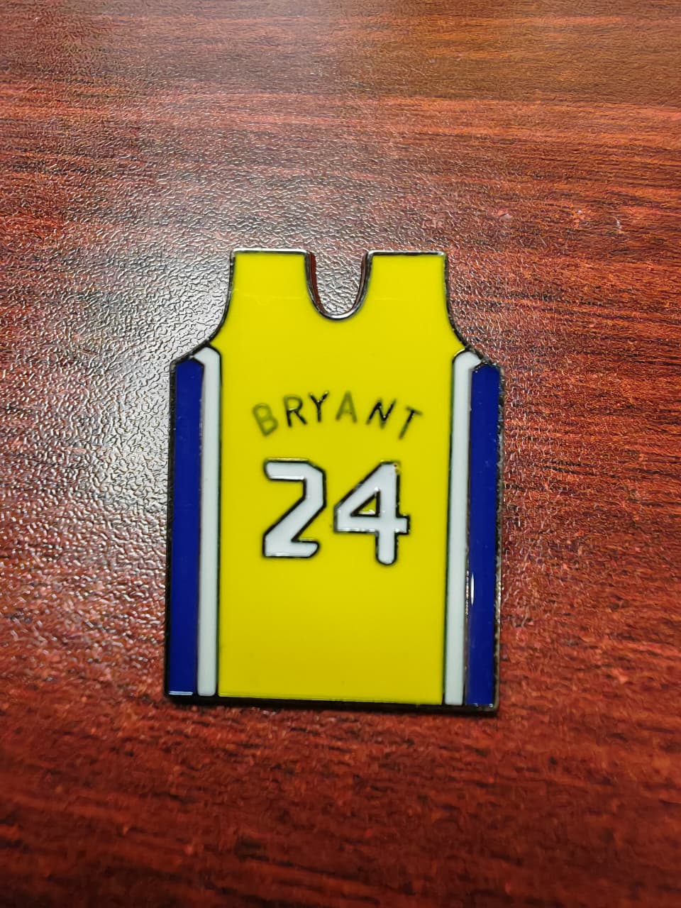 PIN METALICO PARA GORRA