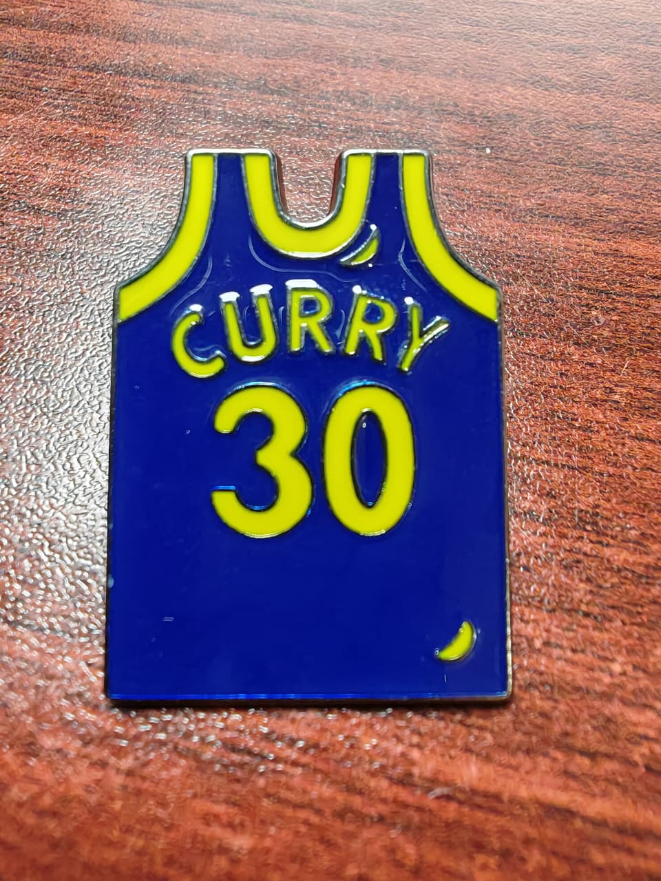 PIN METALICO PARA GORRA