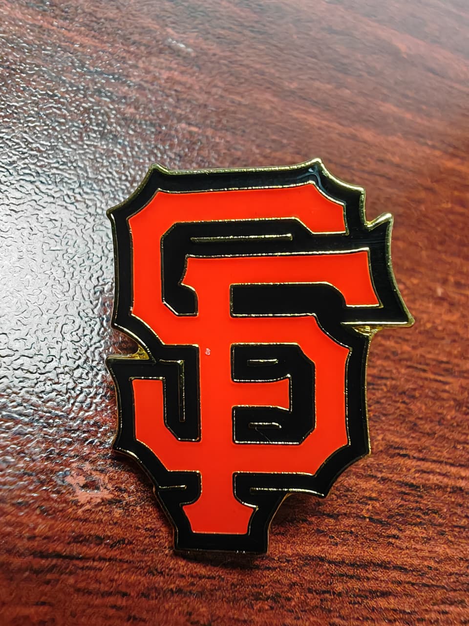 PIN METALICO PARA GORRA