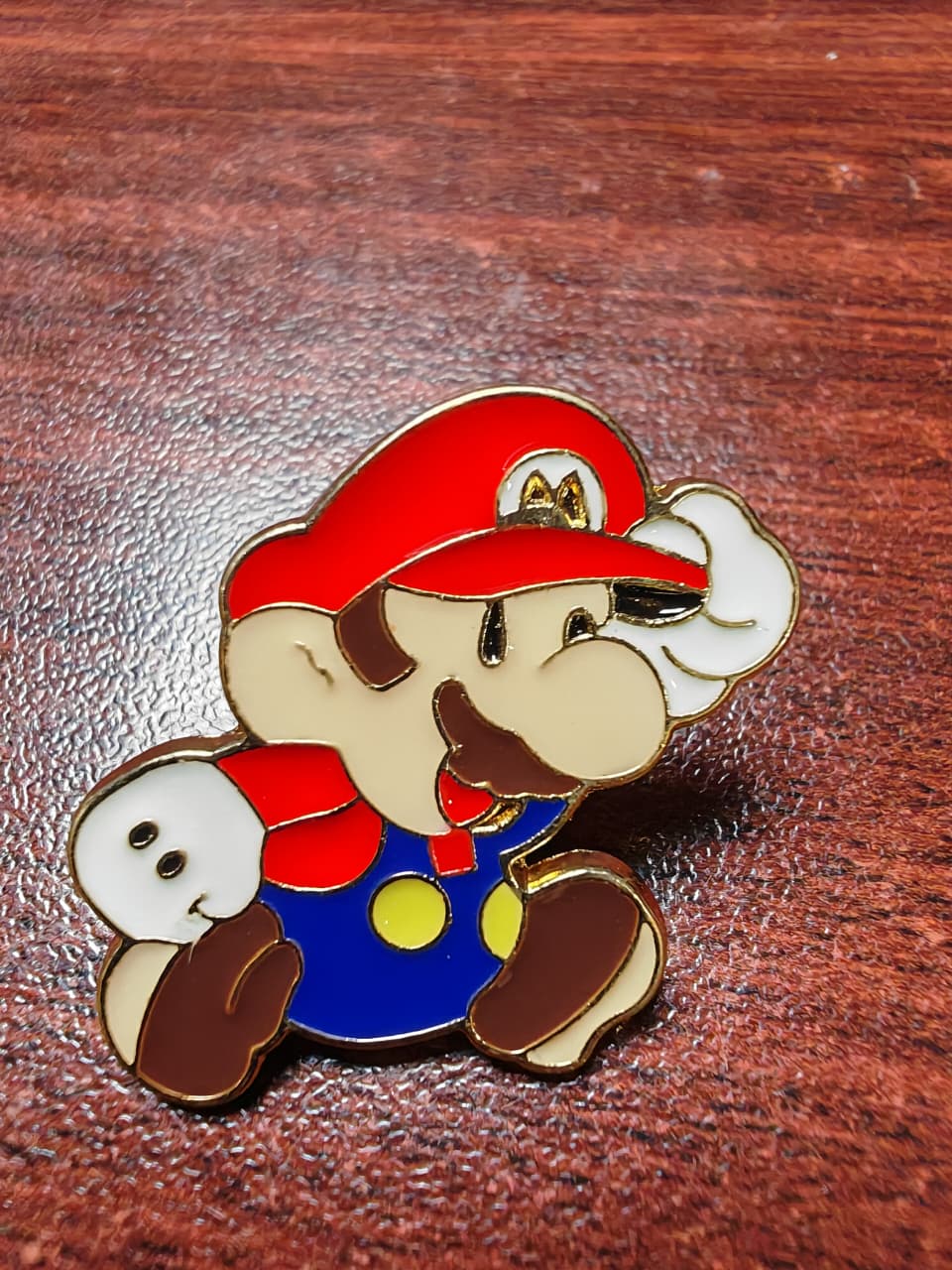 PIN METALICO PARA GORRA MARIO
