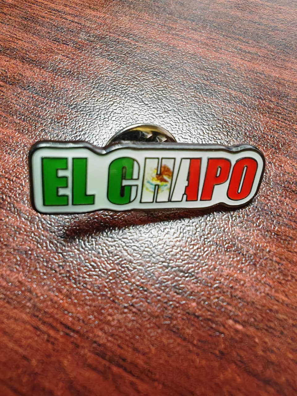 PIN METALICO PARA GORRA CHAPO