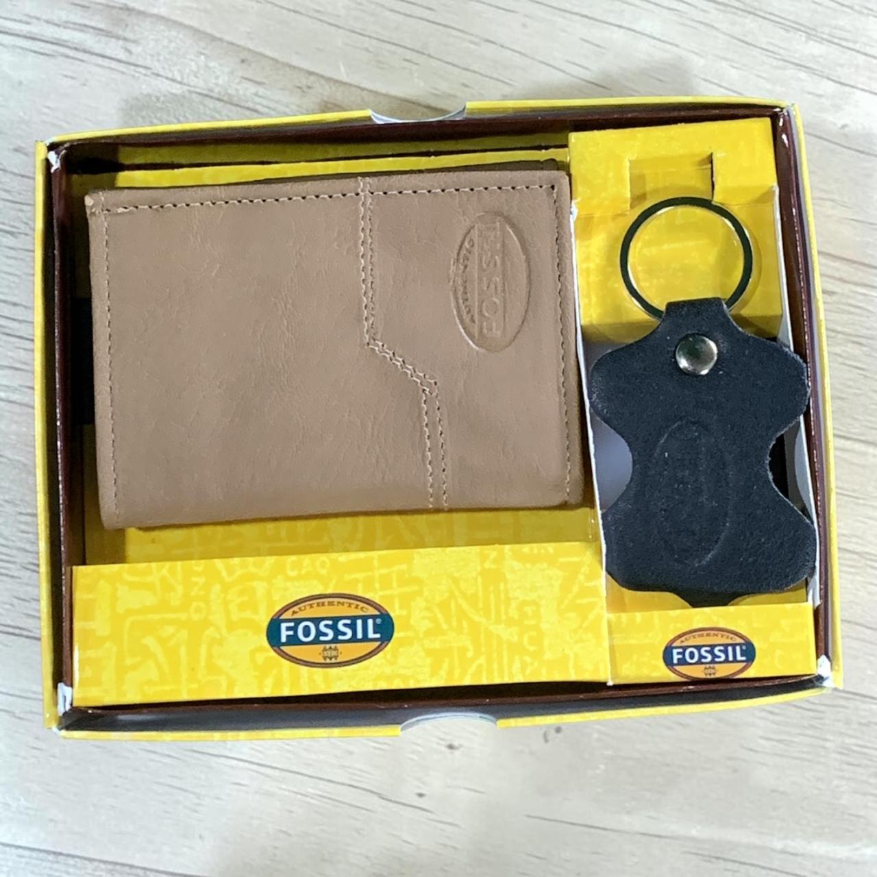 BILLETERA CON LLAVERO Y CAJA 