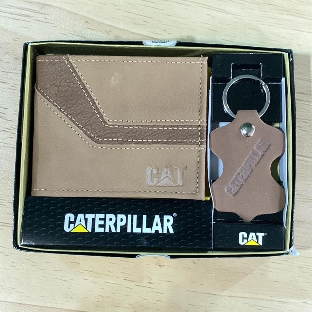 BILLETERA CON LLAVERO Y CAJA 