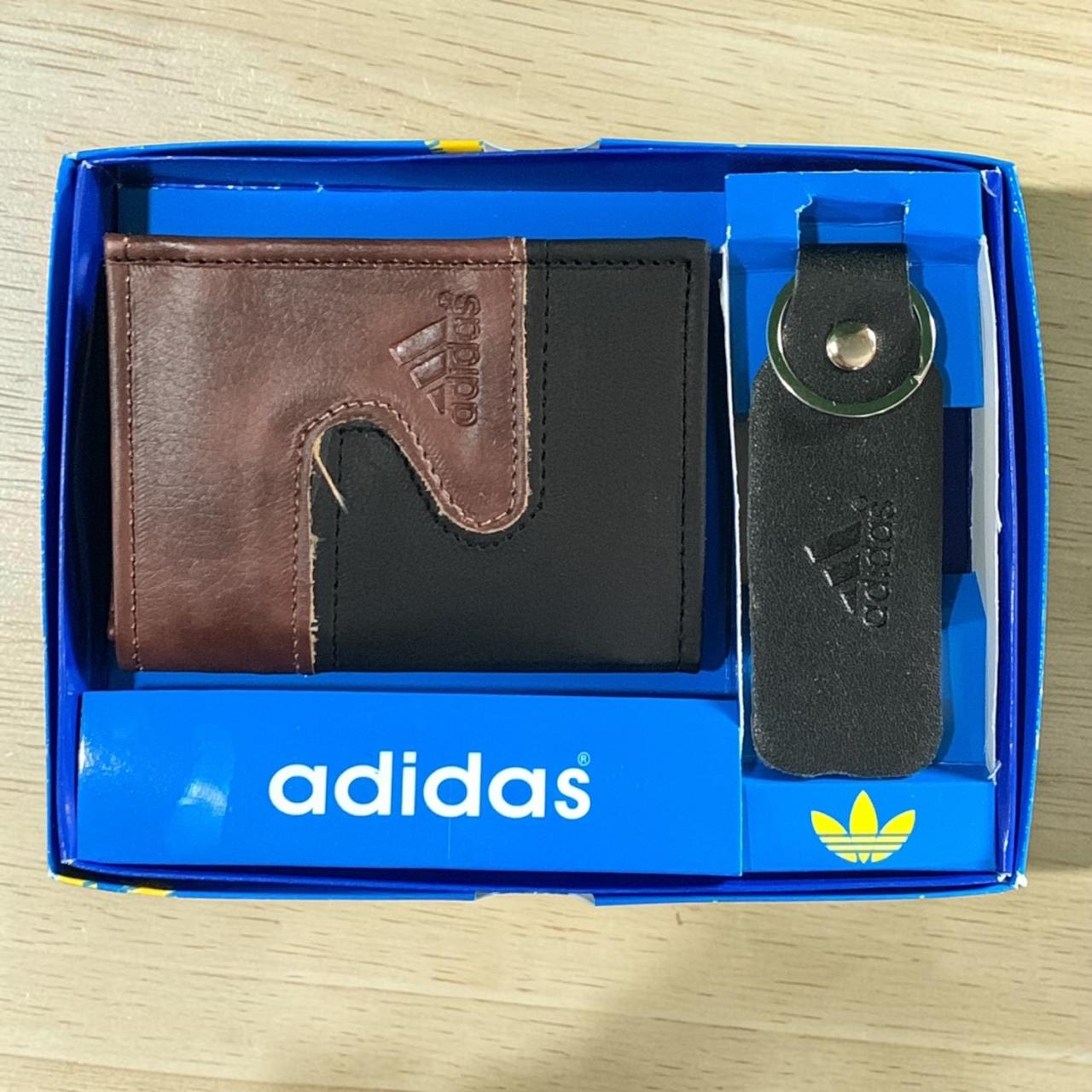 BILLETERA CON LLAVERO Y CAJA 