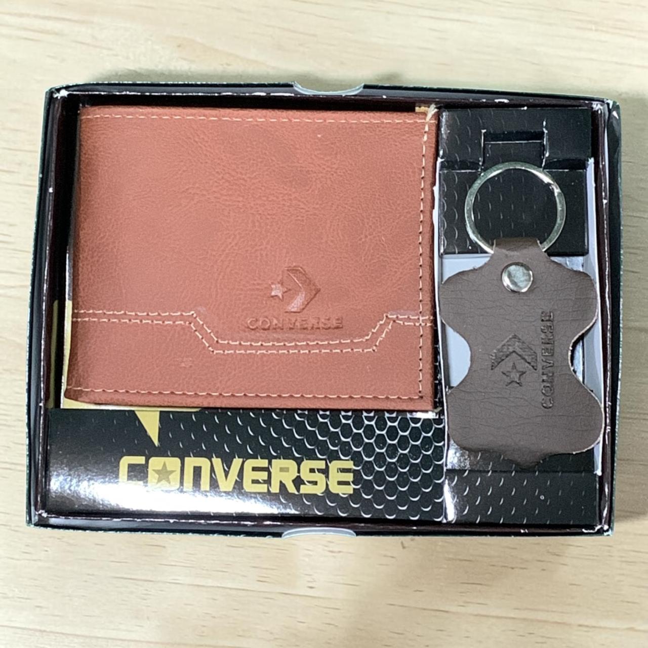BILLETERA CON LLAVERO Y CAJA 