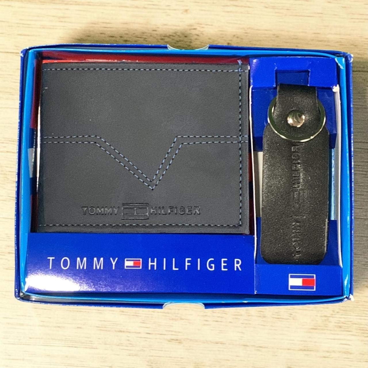 BILLETERA CON LLAVERO Y CAJA 