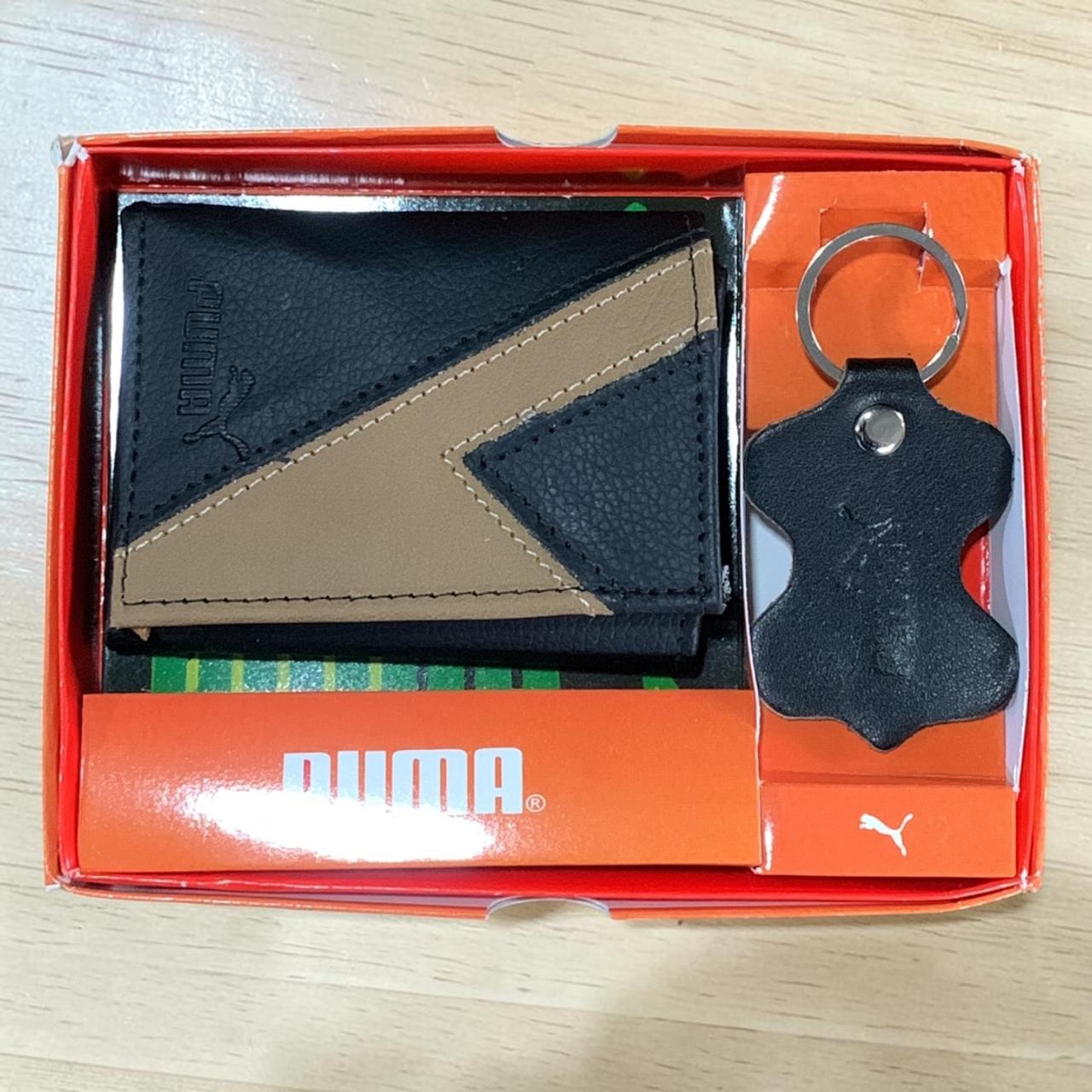 BILLETERA CON LLAVERO Y CAJA 