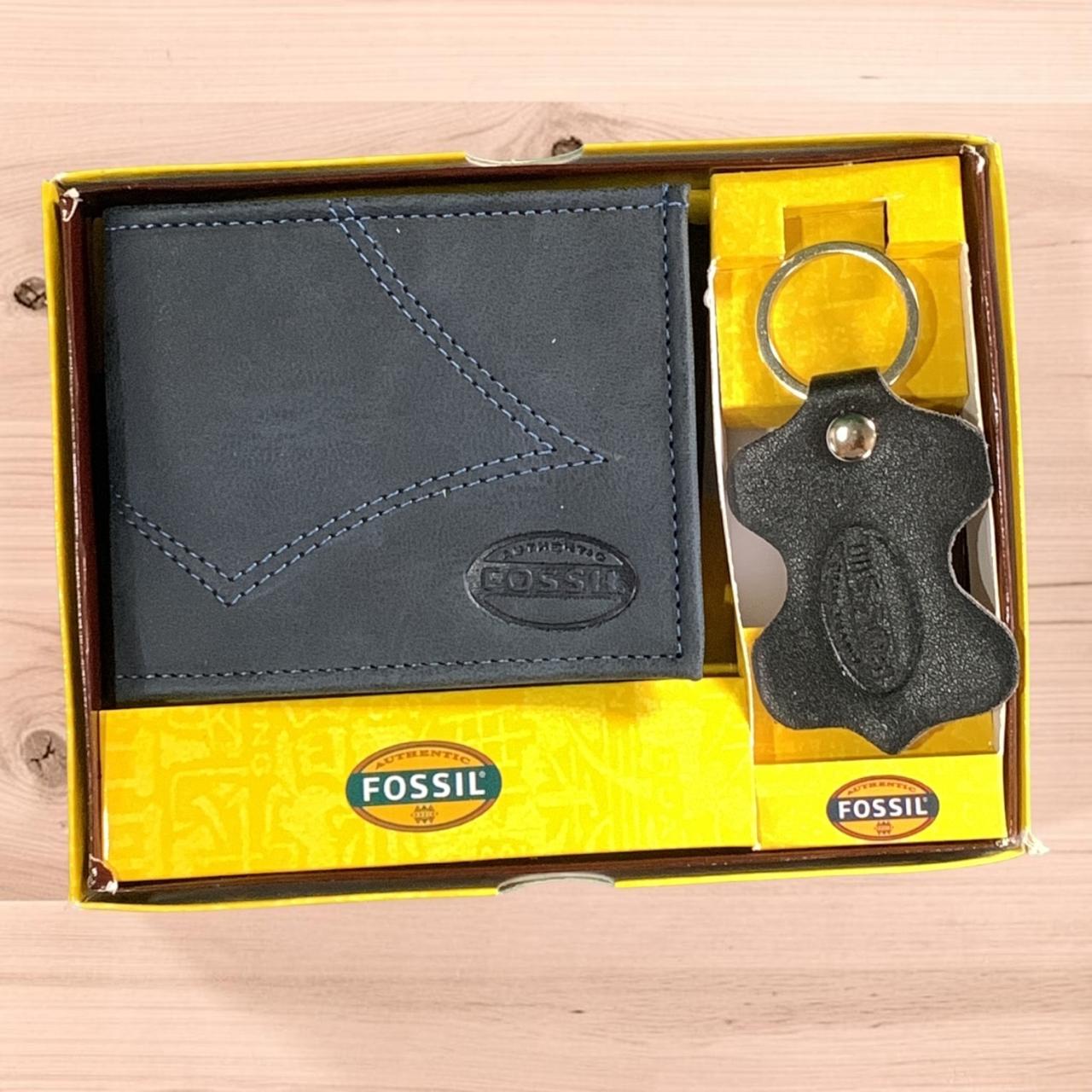 BILLETERA CON LLAVERO Y CAJA 