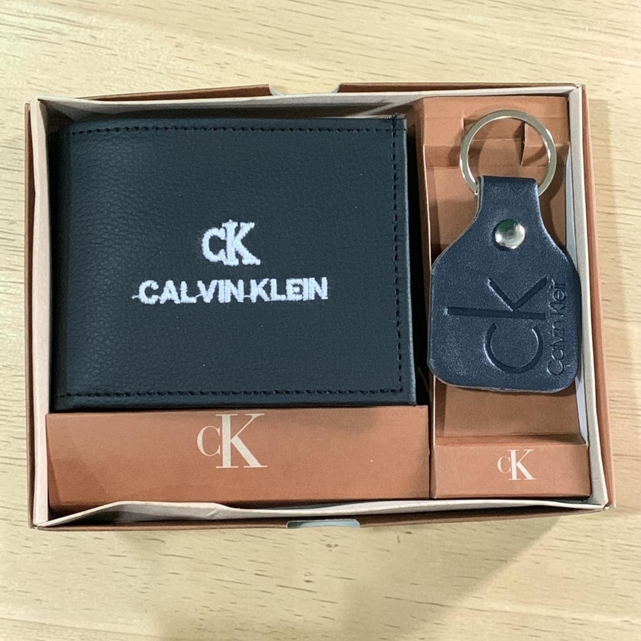 BILLETERA CON LLAVERO Y CAJA