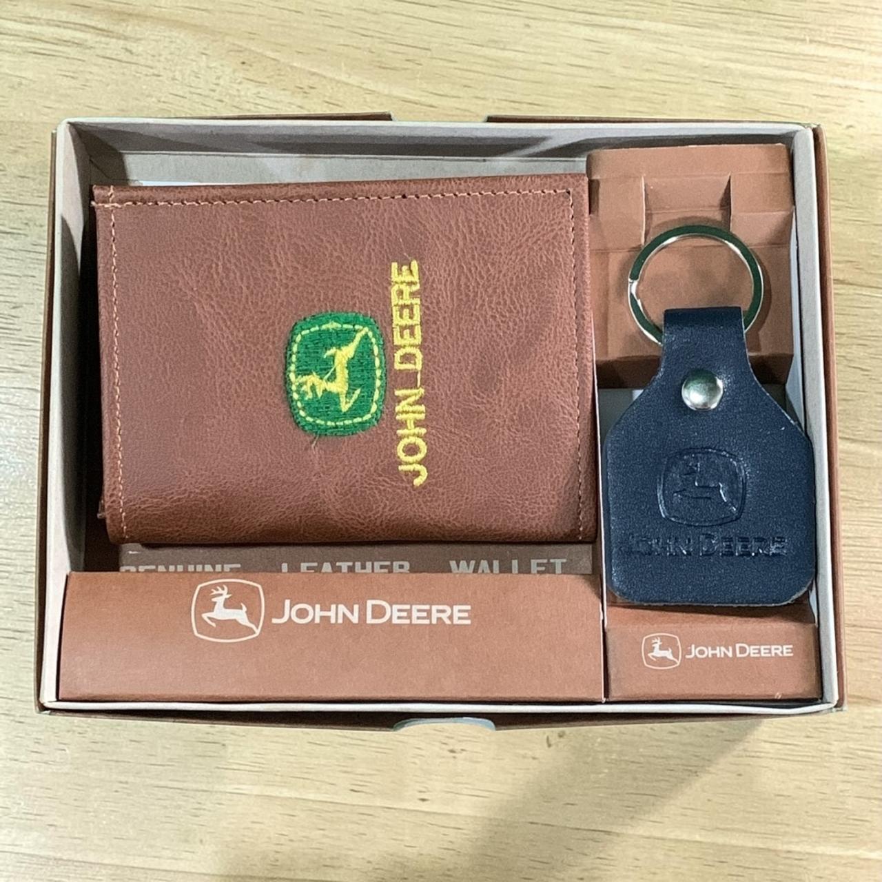 BILLETERA CON LLAVERO Y CAJA