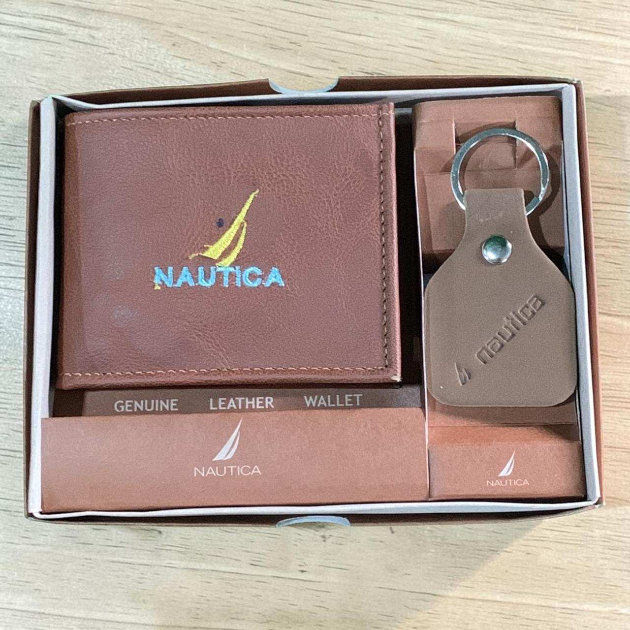 BILLETERA CON LLAVERO Y CAJA