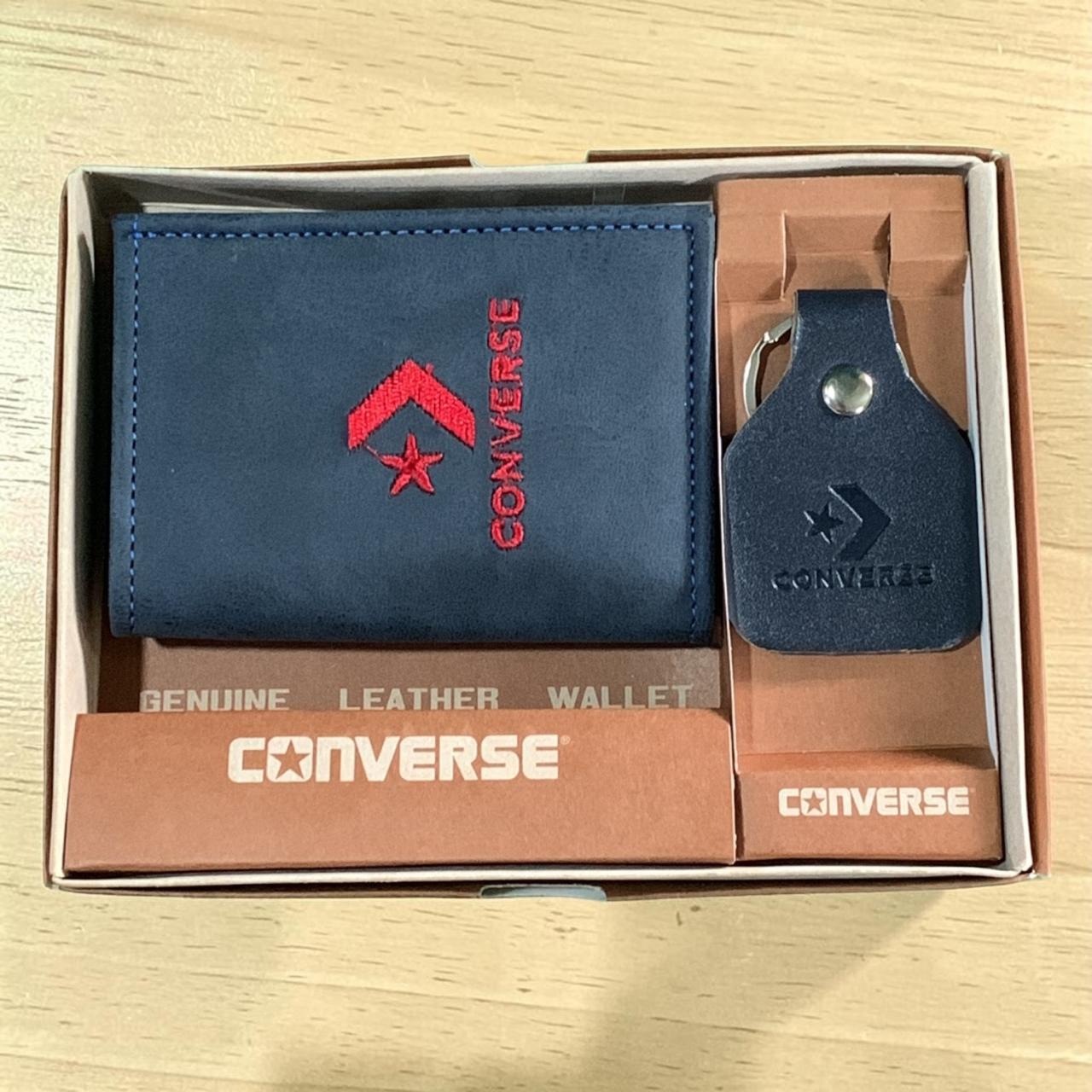 BILLETERA CON LLAVERO Y CAJA