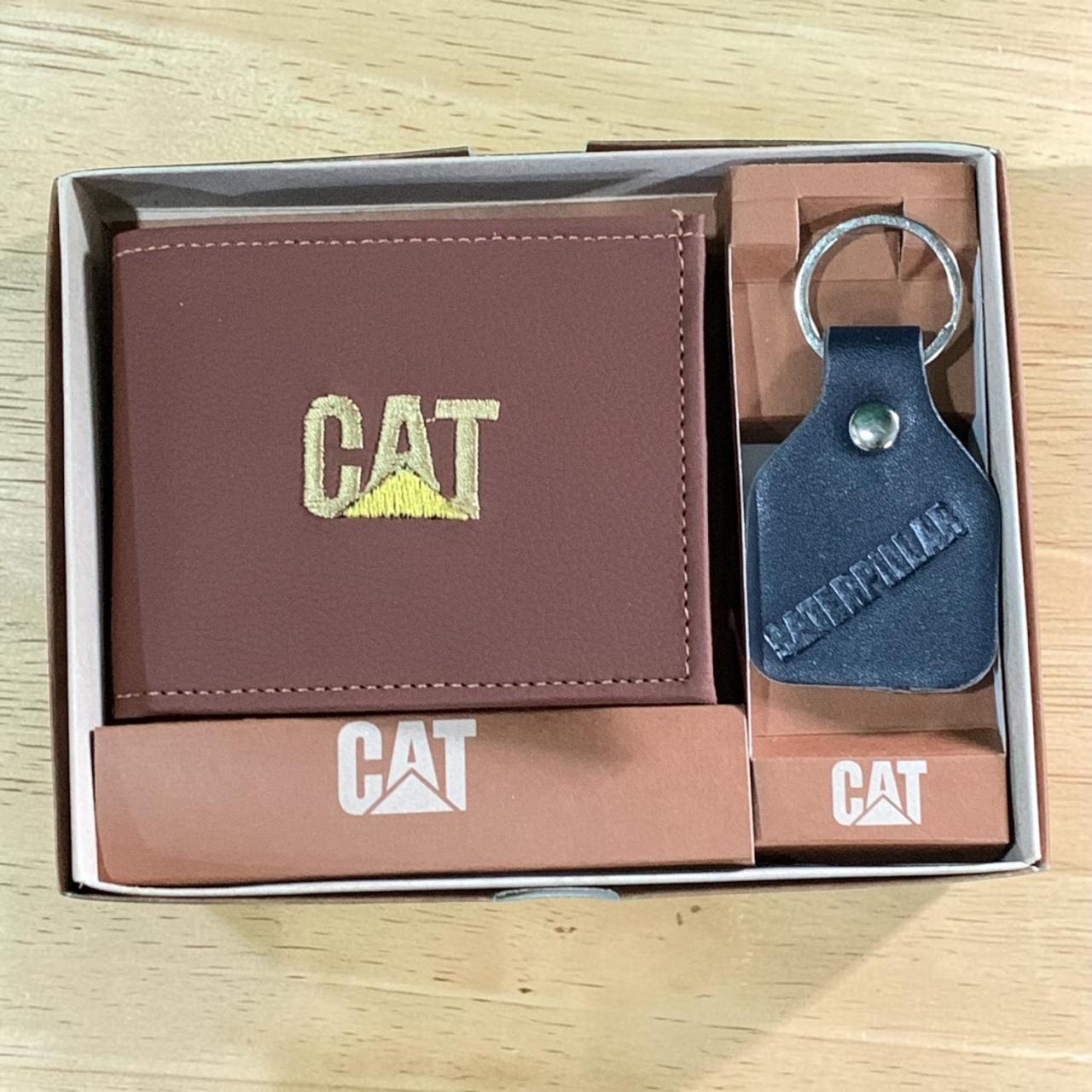 BILLETERA CON LLAVERO Y CAJA